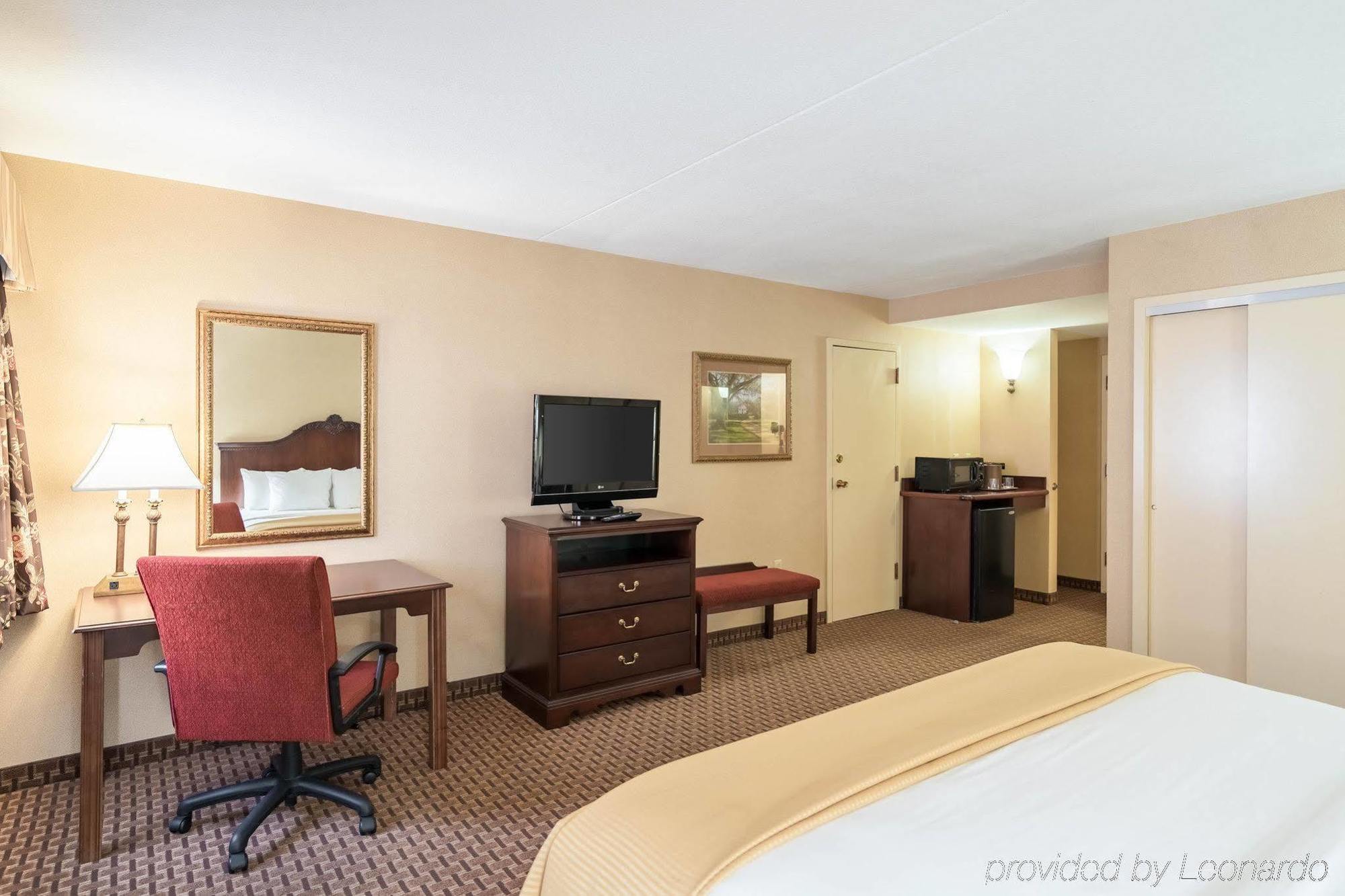 Red Roof Inn & Suites Wilmington - Нью-Касл Екстер'єр фото